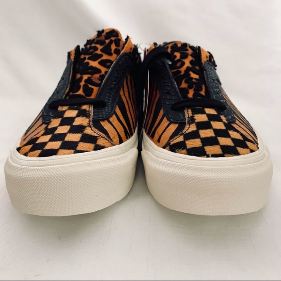 VANS~Unisex / BOLD Classic Sneaker - Picture 13 of 15
